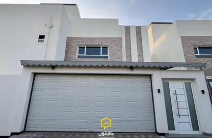Villa - 5 Bedrooms - 6 Bathrooms for sale in Diraz - Northern Governorate