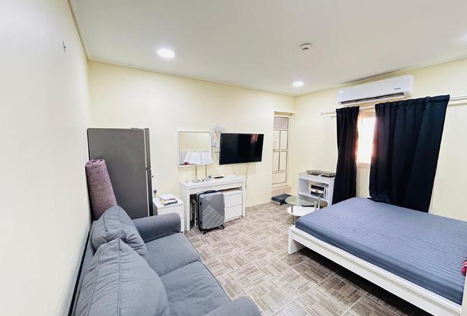 958402 - Property Image 2