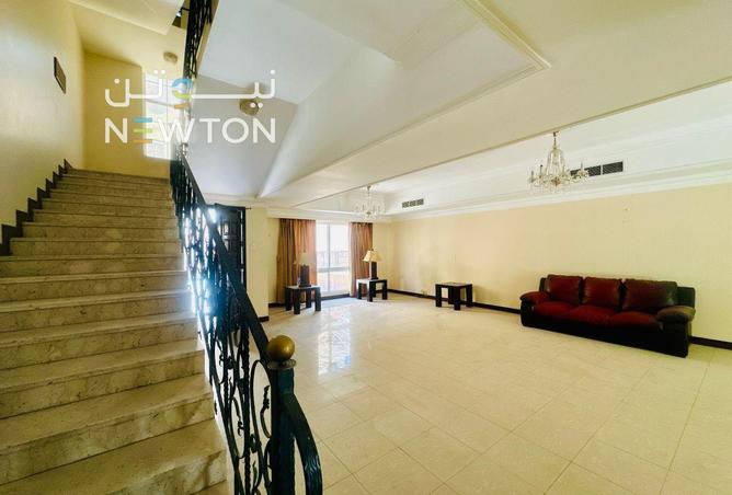 989423 - Property Main Image