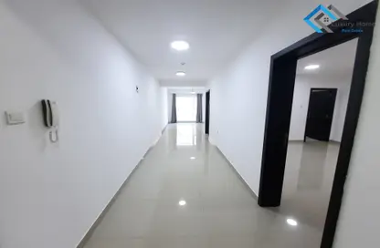 Apartment - 2 Bedrooms - 3 Bathrooms for rent in Hidd - Muharraq Governorate