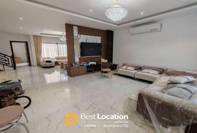 956723 - Property Image 2