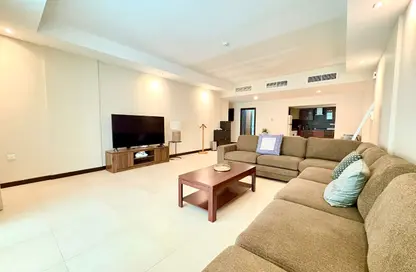 Apartment - 2 Bedrooms - 2 Bathrooms for rent in Al Juffair - Capital Governorate