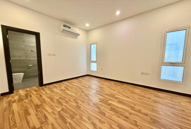 956677 - Property Image 3