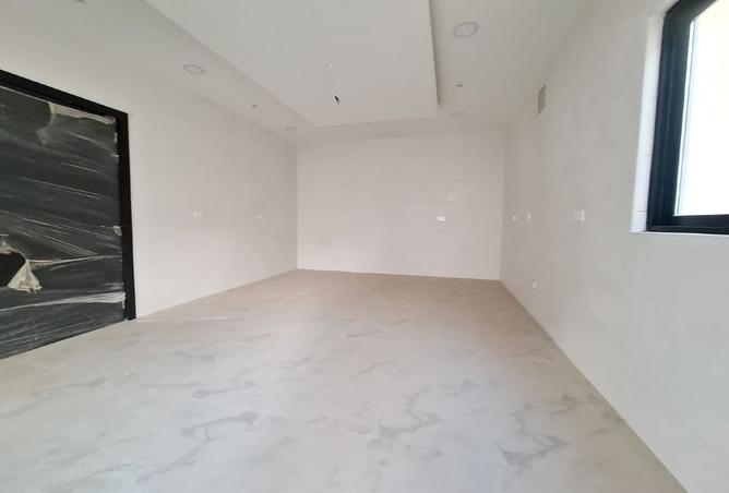 988330 - صورة العقار 3