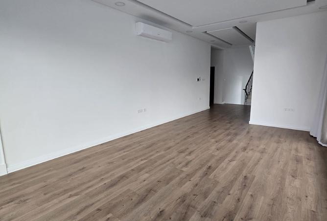 961828 - Property Image 2