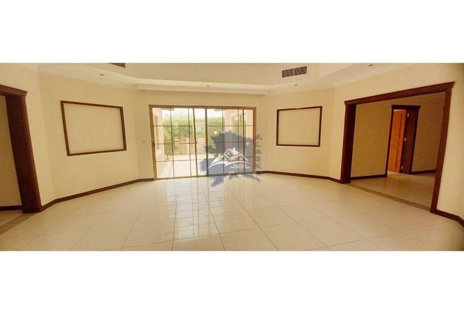 898270 - Property Image 2