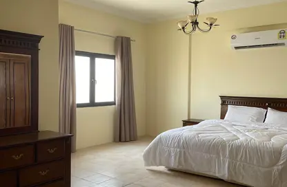 Apartment - 4 Bedrooms - 4 Bathrooms for rent in Busaiteen - Muharraq Governorate