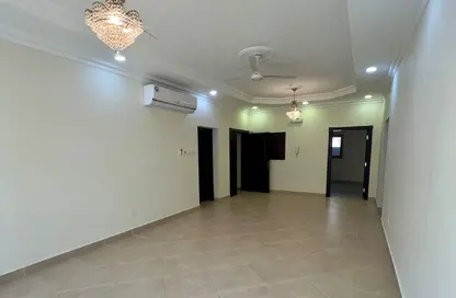 Apartment - 4 Bedrooms - 2 Bathrooms for rent in Jurdab - Central Governorate