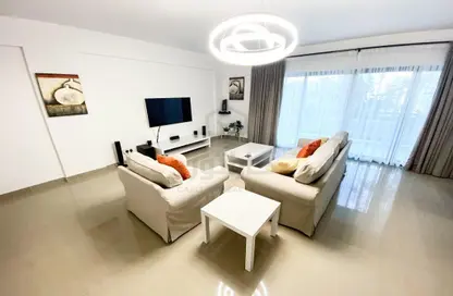 Living Room image for: Apartment - 1 Bedroom - 1 Bathroom for sale in Tala Island - Amwaj Islands - Muharraq Governorate, Image 1