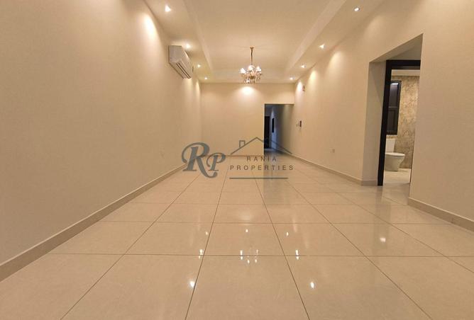 985019 - Property Image 2