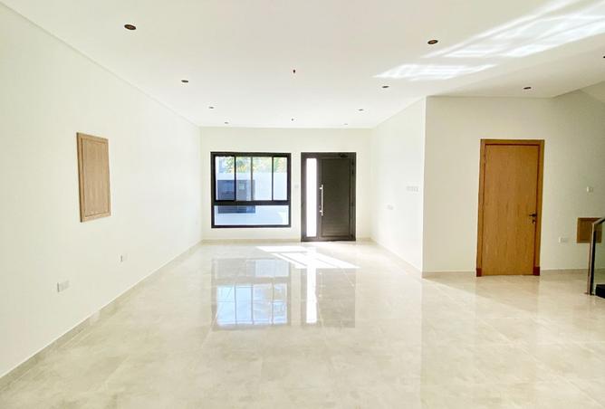 972322 - Property Image 3