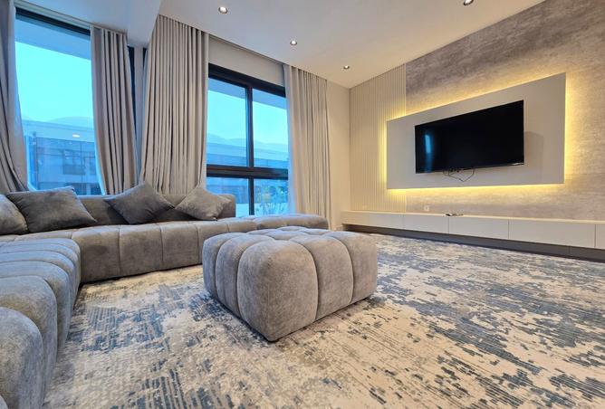957084 - Property Image 2