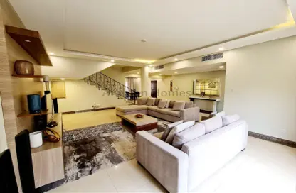 Living Room image for: Villa - 3 Bedrooms - 3 Bathrooms for rent in Al Juffair - Capital Governorate, Image 1