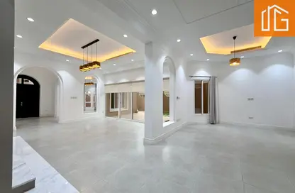 Villa - 4 Bedrooms - 4 Bathrooms for rent in Janabiya - Northern Governorate