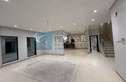 Villa - 4 Bedrooms - 5 Bathrooms for rent in Saar - Northern Governorate