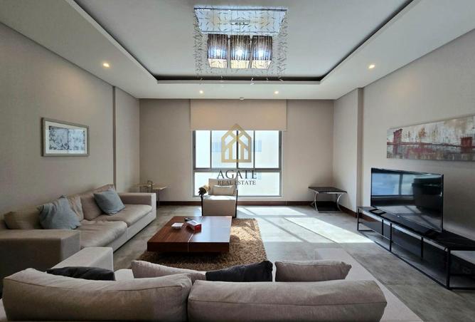 982408 - Property Image 2