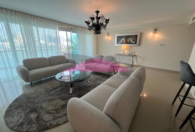 932906 - Property Image 2