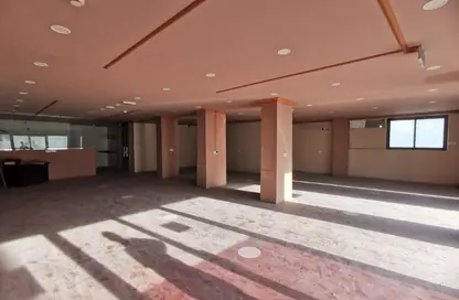 متجر - استوديو - 2 حمامات للايجار في شارع المعارض - الحورة - محافظة العاصمة