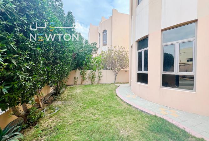 954172 - Property Image 2