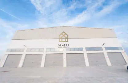 مستودع - استوديو - 1 حمام للايجار في سترة - المحافظة الوسطى