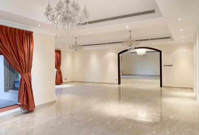 956732 - Property Image 2