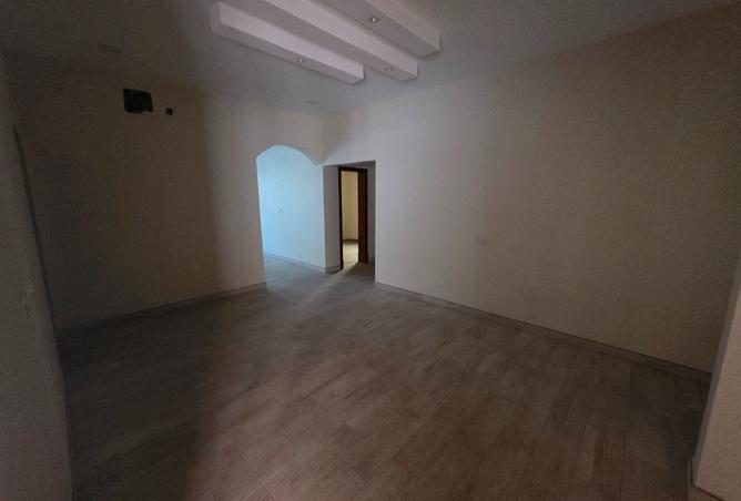 954462 - Property Image 3