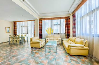 Apartment - 2 Bedrooms - 3 Bathrooms for rent in Al Juffair - Capital Governorate