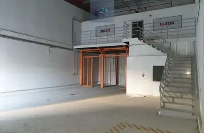 Warehouse - Studio - 2 Bathrooms for rent in Tubli - Central Governorate