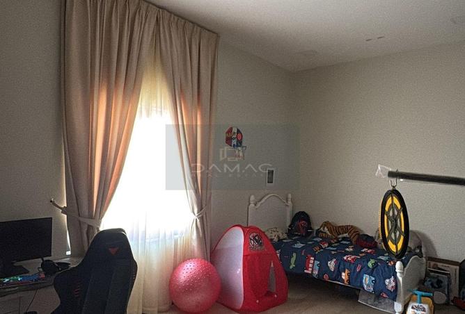963221 - Property Image 2