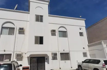 عمارة بالكامل - 3 غرف نوم - 2 حمامات للبيع في عراد - المحرق