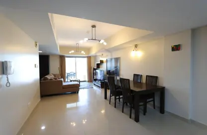 Living / Dining Room image for: Apartment - 2 Bedrooms - 2 Bathrooms for sale in Tala Island - Amwaj Islands - Muharraq Governorate, Image 1
