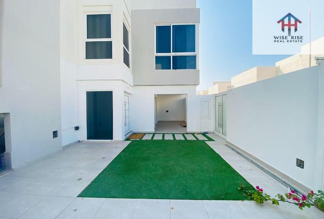 979712 - Property Image 2