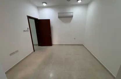 Apartment - Studio - 1 Bathroom for rent in Busaiteen - Muharraq Governorate