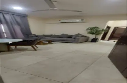 عمارة بالكامل - 8 غرف نوم - 8 حمامات للايجار في عوالي - المحافظة الجنوبية