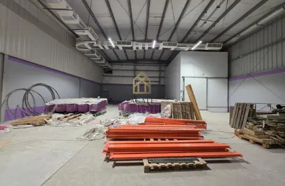 مستودع - استوديو - 1 حمام للايجار في سترة - المحافظة الوسطى