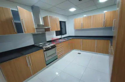 Kitchen image for: Apartment - 3 Bedrooms - 2 Bathrooms for rent in Janabiya - Northern Governorate, Image 1