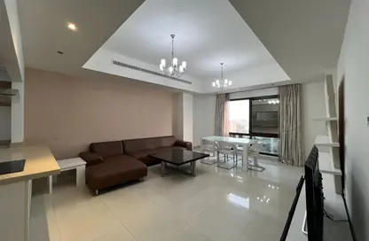 Apartment - 2 Bedrooms - 2 Bathrooms for rent in Mahooz - Manama - Capital Governorate