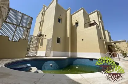 صورة لـ حوض سباحة فيلا - 3 غرف نوم - 3 حمامات للايجار في سار - المحافظة الشمالية ، صورة رقم 1
