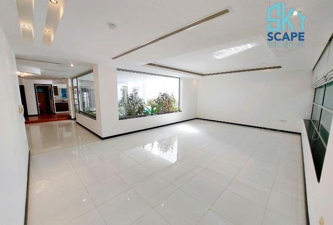 988250 - Property Main Image