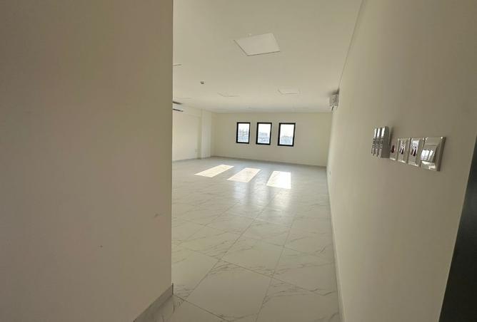 984292 - Property Image 2