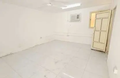 Apartment - Studio - 1 Bathroom for rent in Gudaibiya - Manama - Capital Governorate
