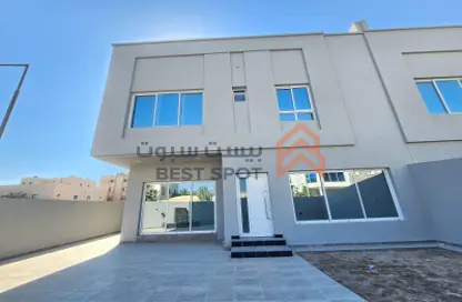 Villa - 4 Bedrooms - 5 Bathrooms for sale in Shakhura - Northern Governorate