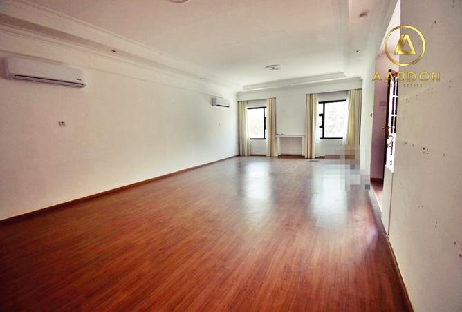 980473 - Property Image 2