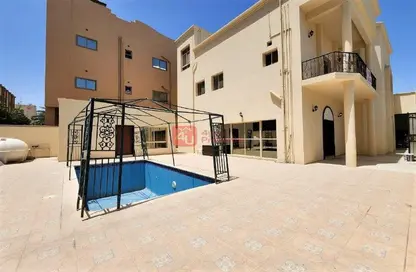 Villa - 4 Bedrooms - 6 Bathrooms for rent in Zinj - Manama - Capital Governorate