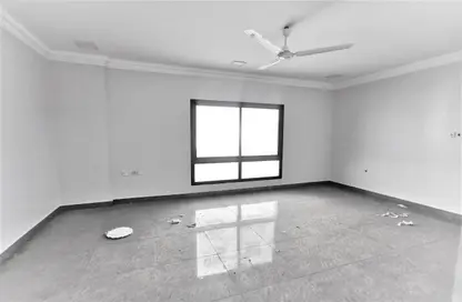 Empty Room image for: Apartment - 2 Bedrooms - 2 Bathrooms for rent in Diraz - Northern Governorate, Image 1