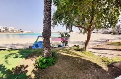 فيلا - 3 غرف نوم - 5 حمامات للايجار في سرايا البحر - أمواج - المحرق