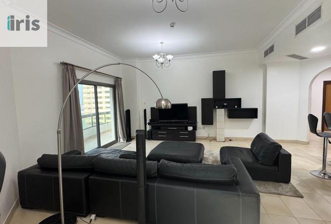 985385 - Property Image 2