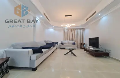 شقة - 3 غرف نوم - 2 حمامات للايجار في شارع المعارض - الحورة - محافظة العاصمة