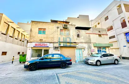 Whole Building - 4 Bedrooms - 6 Bathrooms for sale in Muharraq - Muharraq Governorate