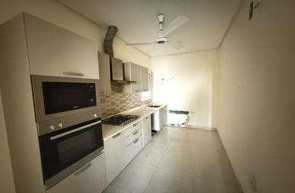 Apartment - 3 Bedrooms - 3 Bathrooms for rent in Jid Ali - Central Governorate